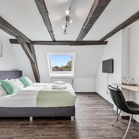 Charmante Hotelwohnung Nahe Pforzheim, Ruhige Lage Tiefenbronn